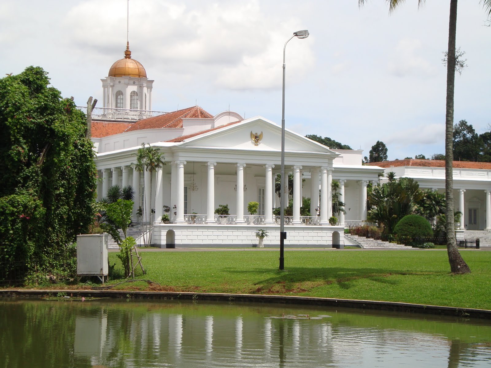 Kampoeng wisata Cinangneng - Bogor - accommodatie Indonesië - Merapi